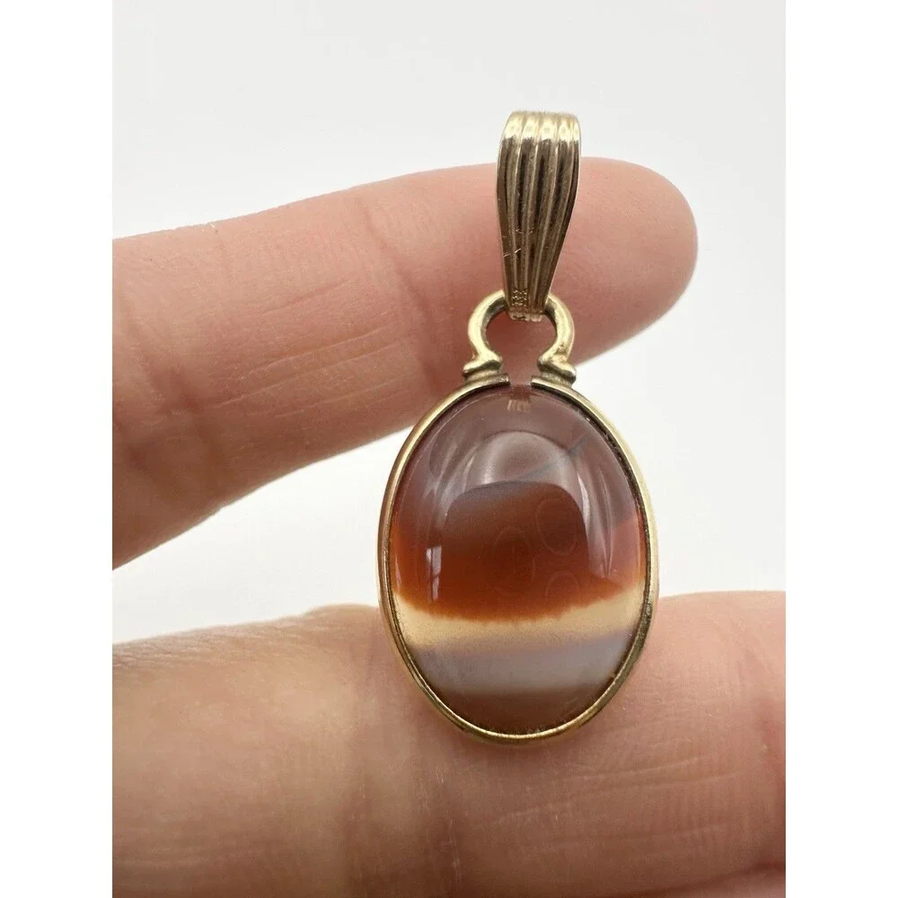 Vintage 14k Gold Filled Natural Agate Pendant